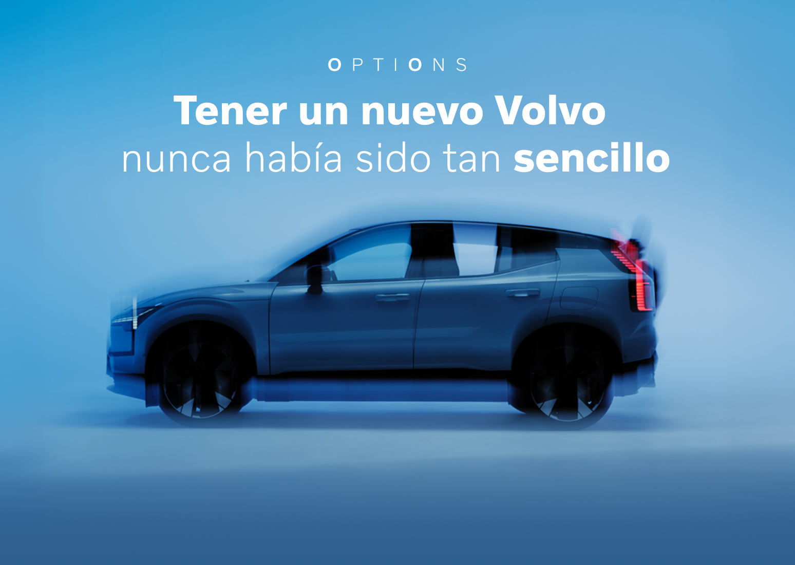 Gama de autos híbridos y eléctricos Volvo alineados en un entorno urbano.